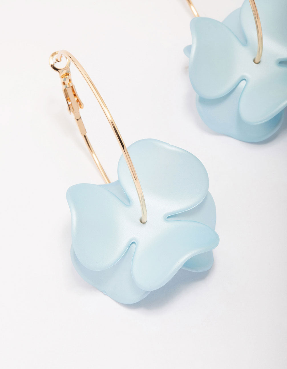 Stylish Gold and Blue Iridescent Flower-Charmed Hoop Earrings for Daily Wear