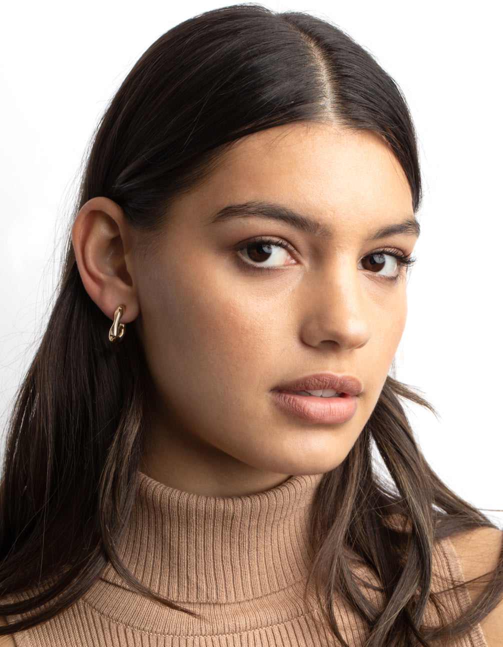 Stylish Gold Bamboo-Inspired Hoop Earrings for Trendy Looks