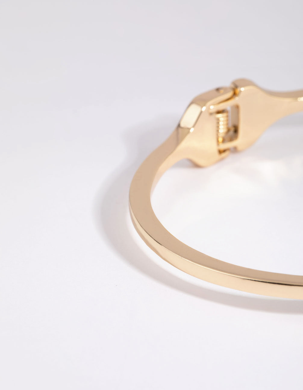 Stylish Gold-Toned Hinge Bracelet for Elegant Looks