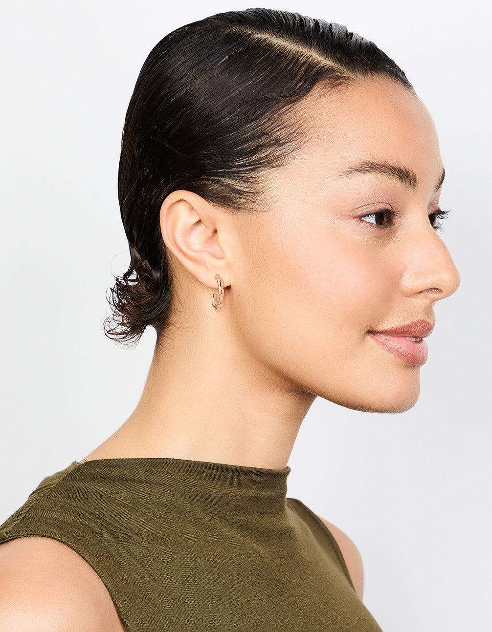 Stylish Gold-Toned Bamboo Hoop Earrings for a Fashionable Look
